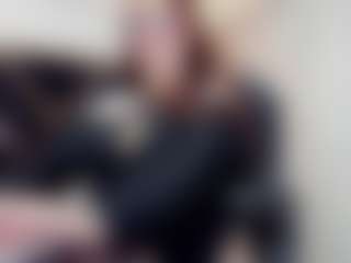 Live cam show with Camiila-Osorio - Oil on AdultVida.com
