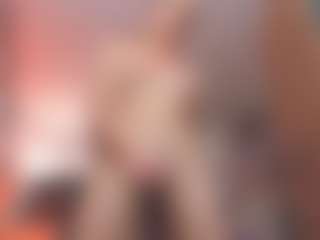 Live cam show with mariiahneedles - Tease on WildCum