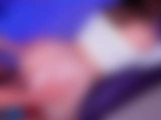 Live cam show with Shyfantasie111 - Gagging on Camsoda