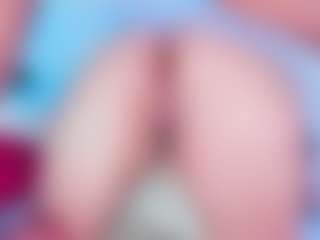 Live cam show with Shyfantasie111 - Skinny on Sweet Sext