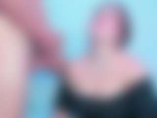 Live cam show with Shyfantasie111 - Petite on eurowanks.com
