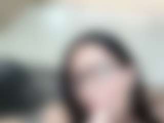 Valeria MILF webcam performer live streaming