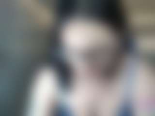 Valeria MILF webcam performer live streaming