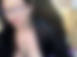 Live cam show with Valeria - Public Mature on Camsoda