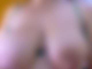 Lunaa-jonhsonn's Live Sex Cam Show
