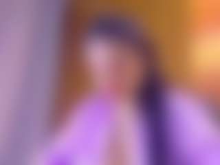 Live cam show with Lunaa-jonhsonn - Milk on Latina Girls