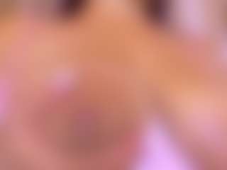 Lunaa-jonhsonn's Live Sex Cam Show
