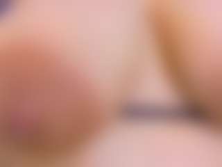 Lunaa-jonhsonn's Live Sex Cam Show