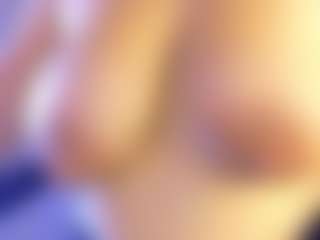 Lunaa-jonhsonn's Live Sex Cam Show