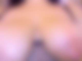 Lunaa-jonhsonn's Live Sex Cam Show