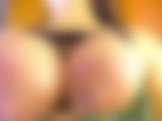 Lunaa-jonhsonn's Live Sex Cam Show