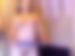 Lunaa-jonhsonn's Live Sex Cam Show