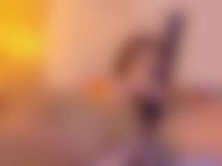 Lunaa-jonhsonn's Live Sex Cam Show