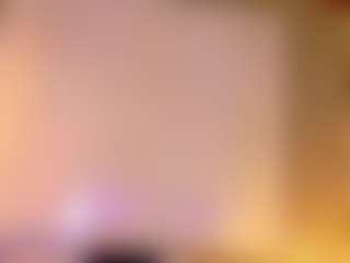 Lunaa-jonhsonn's Live Sex Cam Show