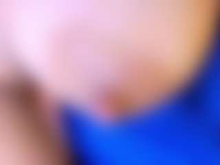 Lunaa-jonhsonn's Live Sex Cam Show