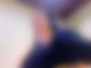 Lunaa-jonhsonn's Live Sex Cam Show