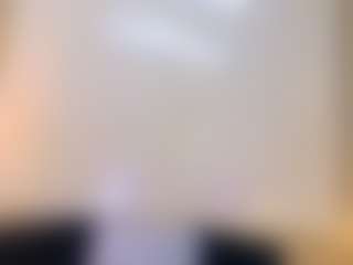 Lunaa-jonhsonn's Live Sex Cam Show