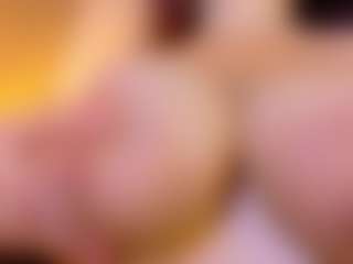 Lunaa-jonhsonn's Live Sex Cam Show