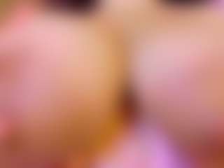 Lunaa-jonhsonn's Live Sex Cam Show