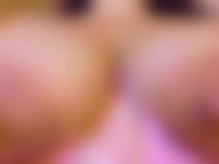 Lunaa-jonhsonn's Live Sex Cam Show