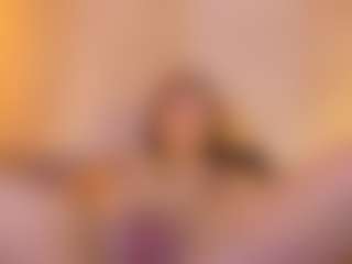 Lunaa-jonhsonn's Live Sex Cam Show
