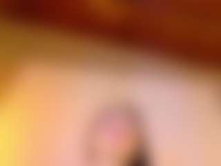 Lunaa-jonhsonn's Live Sex Cam Show