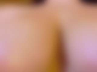 Lunaa-jonhsonn's Live Sex Cam Show