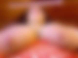 Lunaa-jonhsonn's Live Sex Cam Show