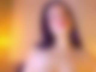 Lunaa-jonhsonn's Live Sex Cam Show