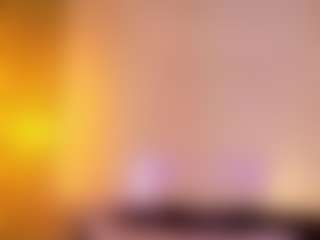 Lunaa-jonhsonn's Live Sex Cam Show