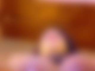 Lunaa-jonhsonn's Live Sex Cam Show