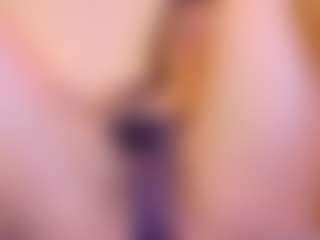 Lunaa-jonhsonn's Live Sex Cam Show