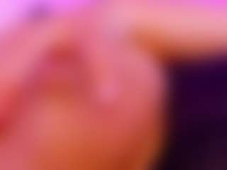Live cam show with Lunaa-jonhsonn - Thin on Camsoda Late Night