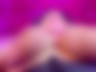 Lunaa-jonhsonn's Live Sex Cam Show