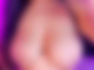Lunaa-jonhsonn's Live Sex Cam Show