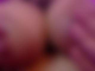 Lunaa-jonhsonn's Live Sex Cam Show