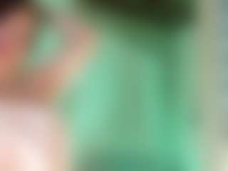 Lunaa-jonhsonn's Live Sex Cam Show