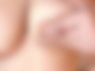 Lunaa-jonhsonn's Live Sex Cam Show