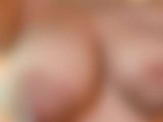 Lunaa-jonhsonn's Live Sex Cam Show