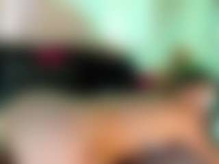 Lunaa-jonhsonn's Live Sex Cam Show