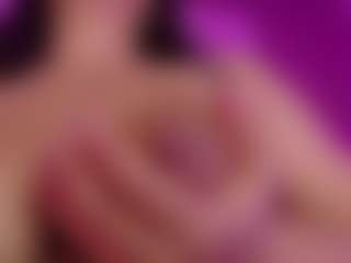 Lunaa-jonhsonn's Live Sex Cam Show