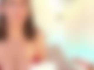 Live cam show with Samaraa-Smith - Skinny MILF on Mixed Magazine Live