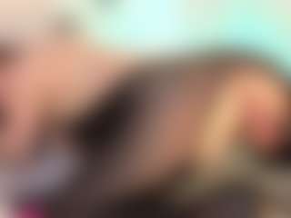 Samaraa-Smith MILF webcam performer live streaming