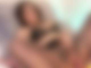 Live cam show with Samaraa-Smith - Gamer MILF on TastyBlacksLive