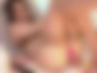 Live cam show with Samaraa-Smith - Shaved on milfzrlive.com