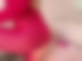 Live cam show with Samaraa-Smith - Skinny MILF on Camsoda