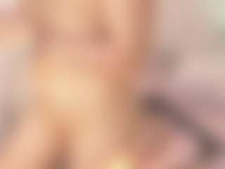 Live cam show with Samaraa-Smith - Skinny MILF on Camsoda