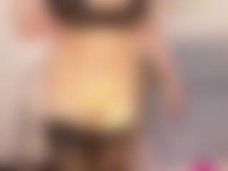 Live cam show with Samaraa-Smith - Skinny on Lustler