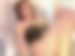 Live cam show with Samaraa-Smith - Oil on Camsoda