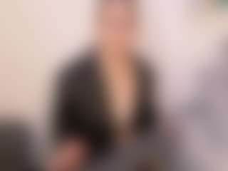 Live cam show with Samaraa-Smith - Skinny MILF on Camsoda
